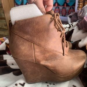 brown Wedges